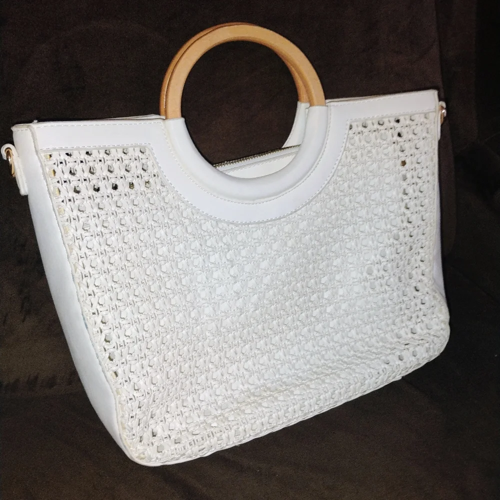 Mali + Lili Brielle Woven Tote w/ Removable Pouch 2-in-1 White Purse Wood Handle